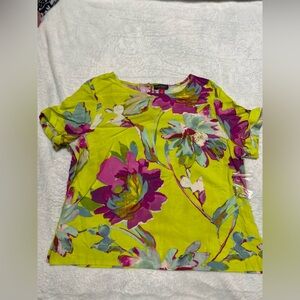 Vince Camuto cropped Floral Short Sleeve Top green purple size medium NWT